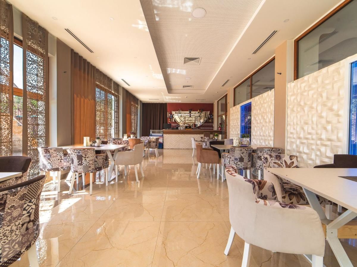 Отели типа «постель и завтрак» RoyalGarden Никшич-13