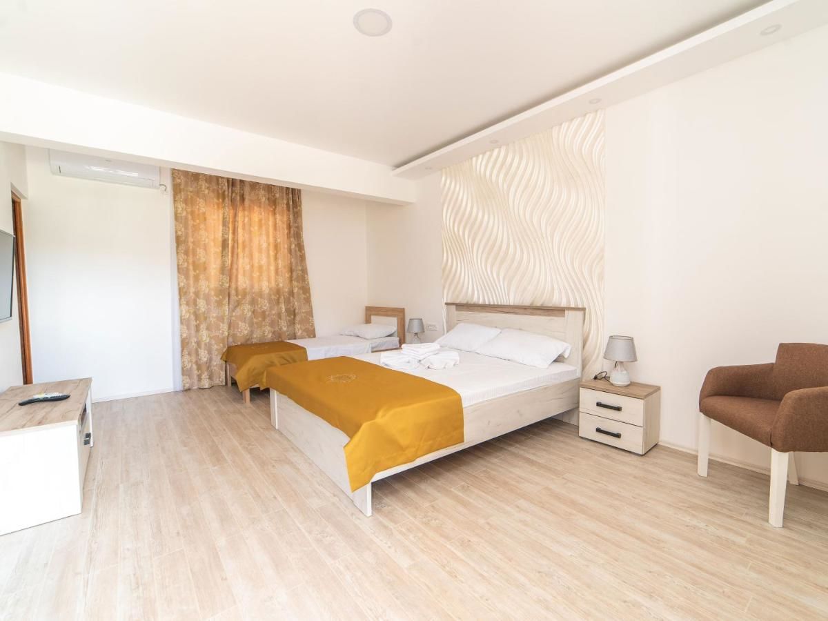 Отели типа «постель и завтрак» RoyalGarden Никшич-15