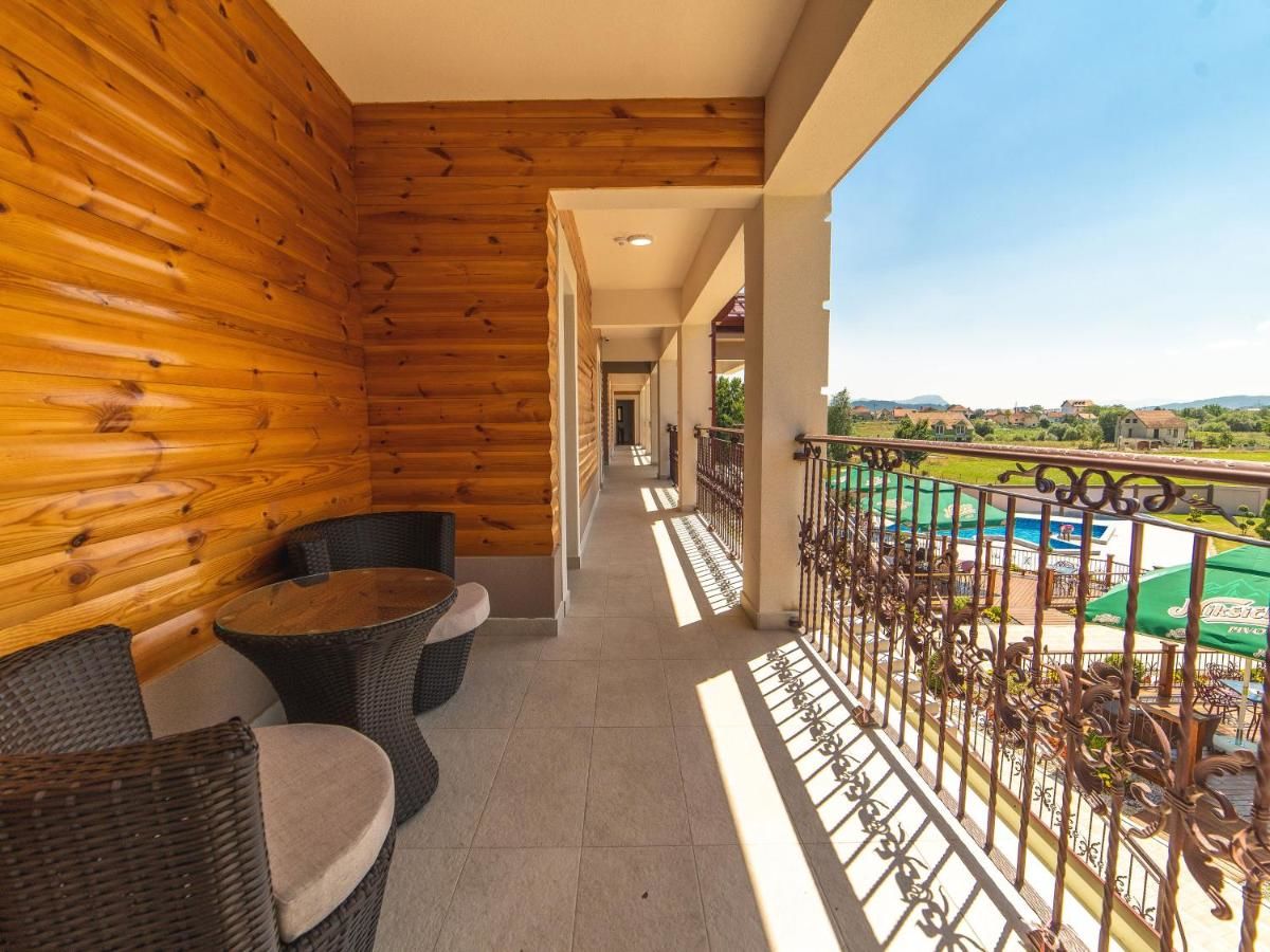 Отели типа «постель и завтрак» RoyalGarden Никшич-17