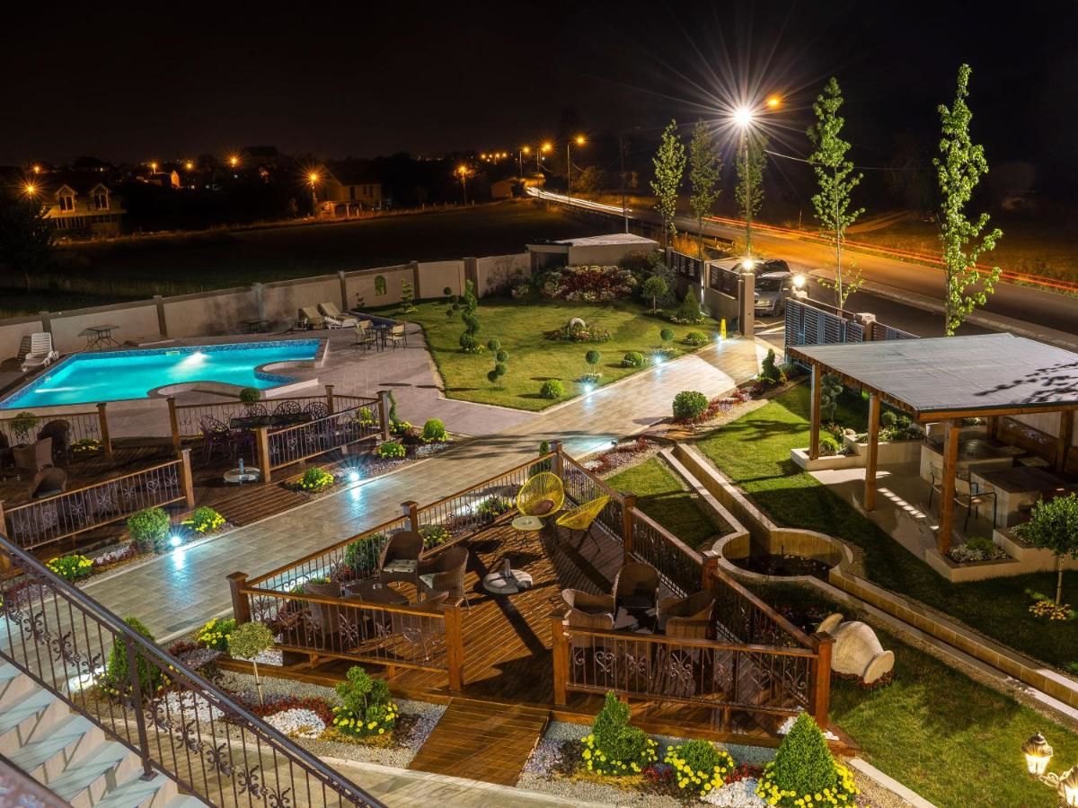 Отели типа «постель и завтрак» RoyalGarden Никшич-24