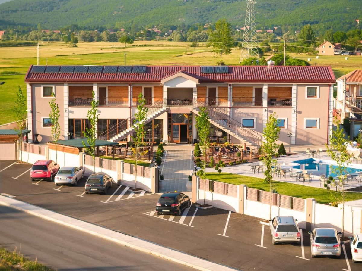 Отели типа «постель и завтрак» RoyalGarden Никшич-32