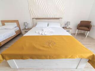 Отели типа «постель и завтрак» RoyalGarden Никшич Трехместный номер «Комфорт»-9