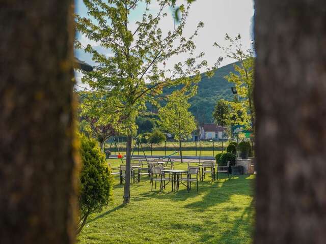 Отели типа «постель и завтрак» RoyalGarden Никшич-26