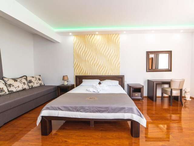 Отели типа «постель и завтрак» RoyalGarden Никшич-8